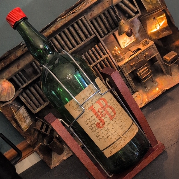 Rare Blended Scotch Whisky - Green and Red - Picture 8 of 9